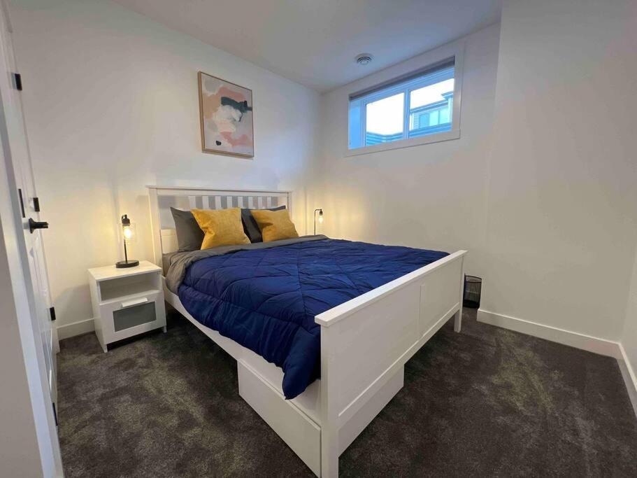 Newly Built 2 Bedroom Suite With Free Parking - Close To Banff National Park, YYC Exteriér fotografie